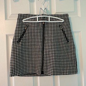 Hollister Ultra High Rise Black And White Mini Skirt